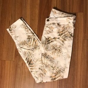 Beautiful patterned long pants, fit like jeans